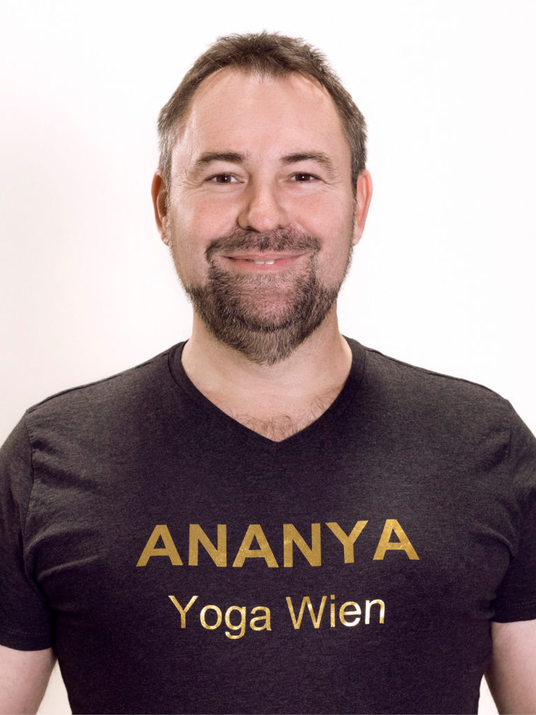 ANANYA Yoga Wien - Roland Pöschl
